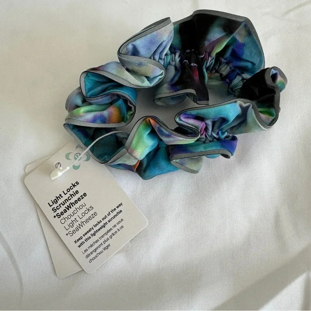 🆕💙 Lululemon Seawheeze 2021 Light Locks Scrunchie Euphoria Multi